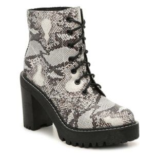 NIB Madden Girl Snakeskin Platform Boots